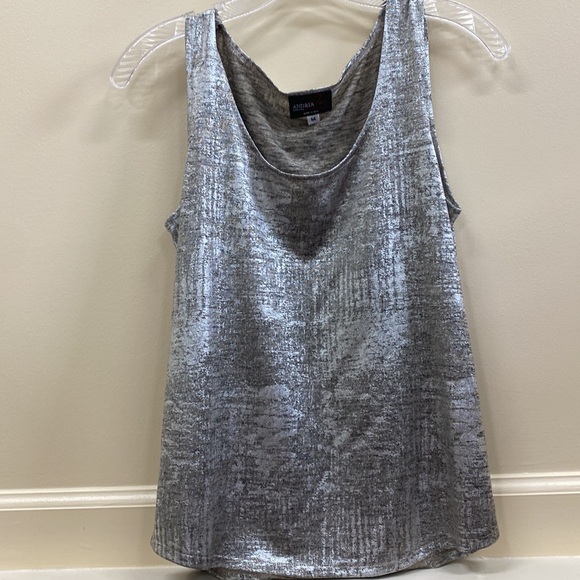 Andria Lieu women’s medium 2 piece button down and camisole top - Picture 6 of 7